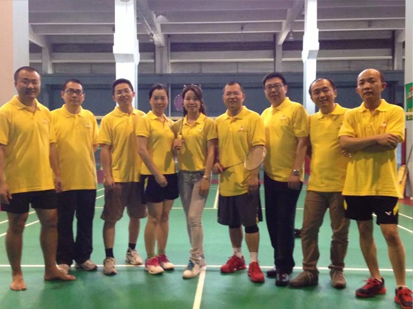 pokerking官网团队建设-羽毛球活动